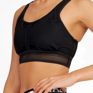 Nike Swoosh Ultrabreathe Sports Bra Non Padded Women's